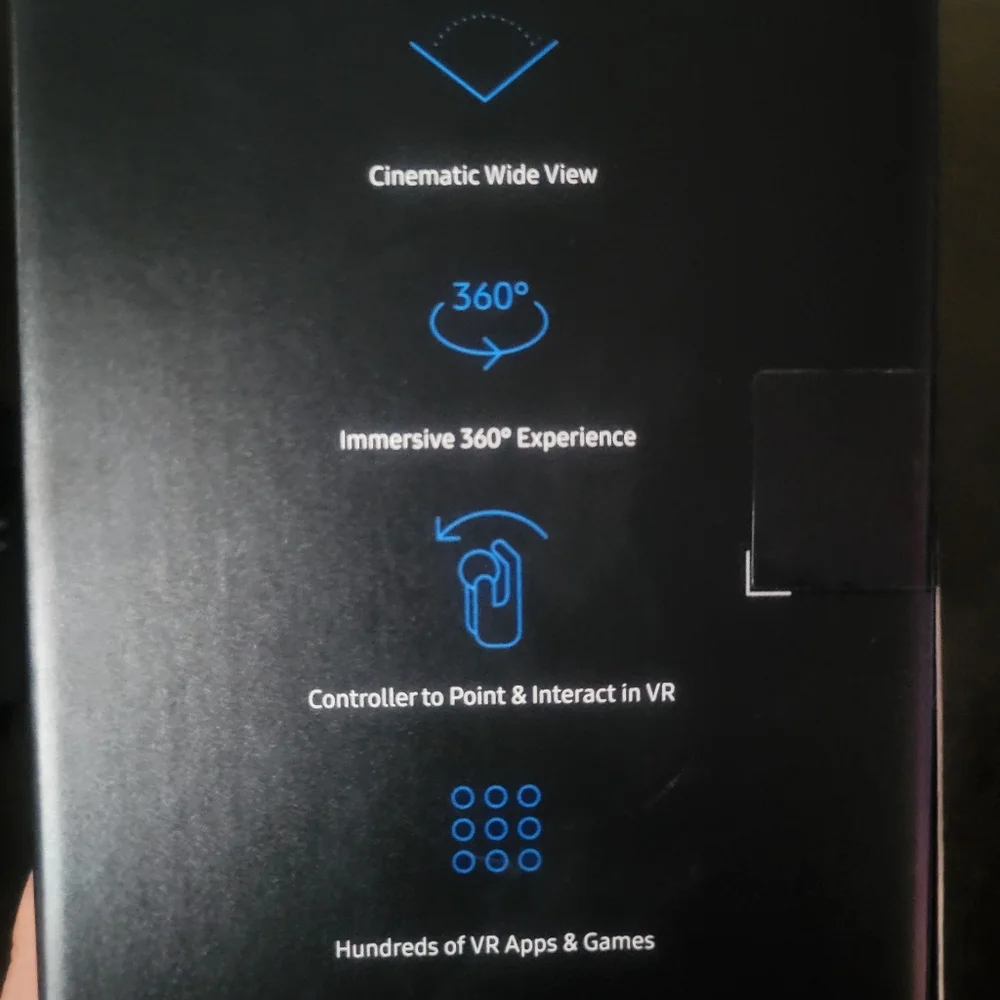 Samsung Gear VR (w/ contoller)